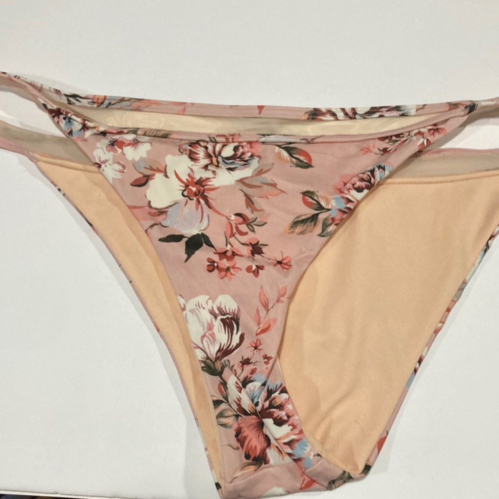 L LA Hearts swim bottom
